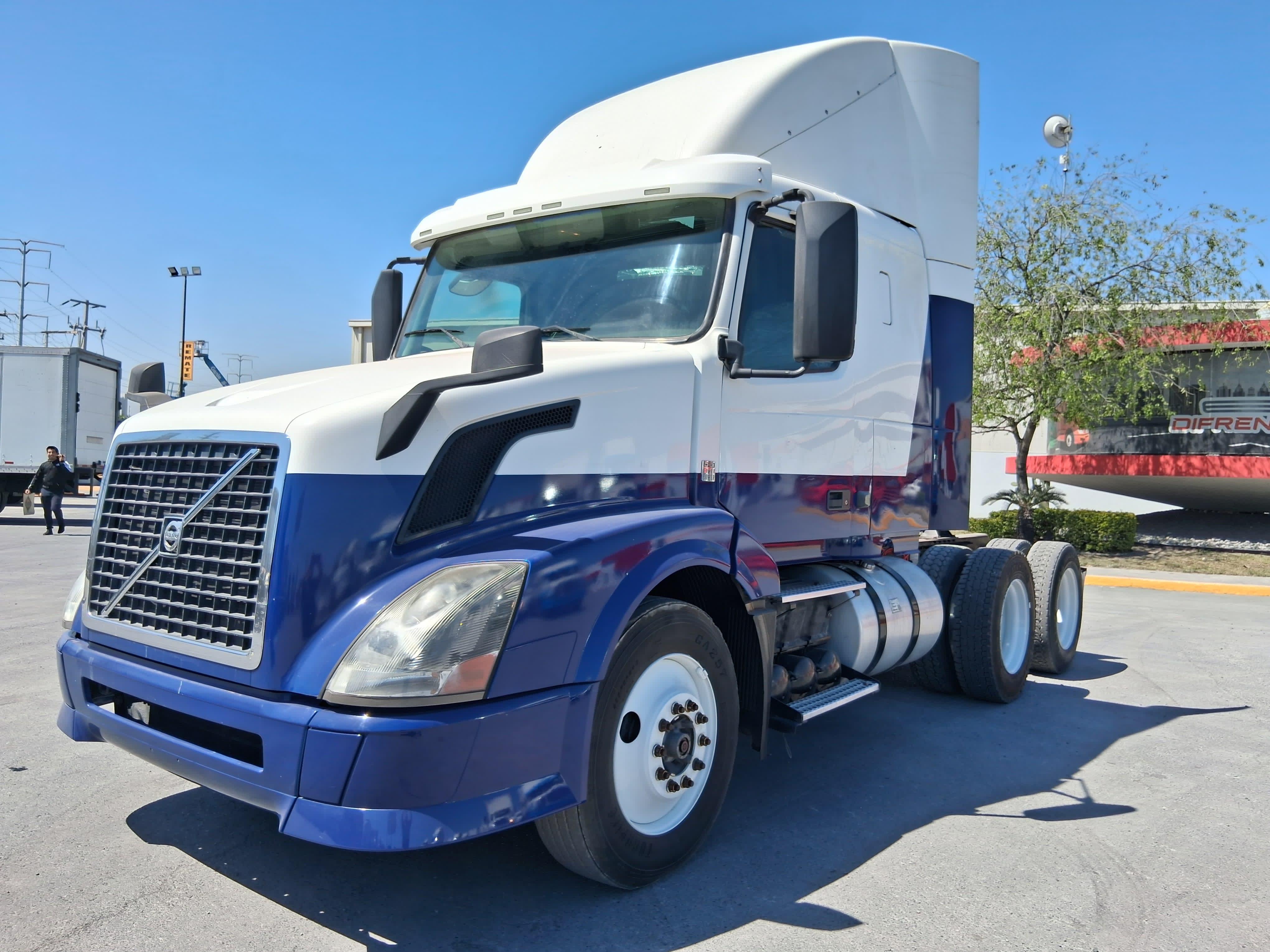 Volvo VNL  T64